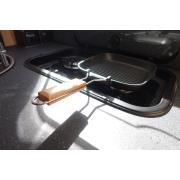 Grill avec poignée pliante