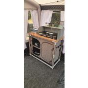 Pare-flammes avec socle et étagère